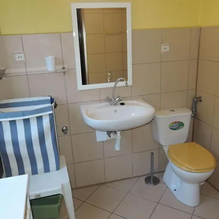 In With Private Appartement